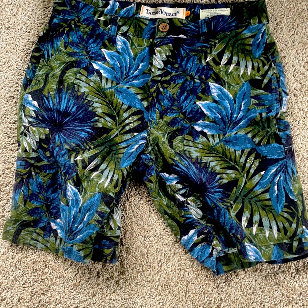 Tailor Vintage floral shorts
